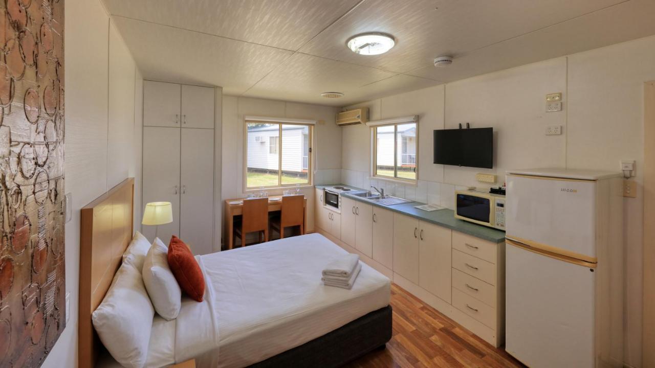 Chinchilla Motor Inn Екстериор снимка